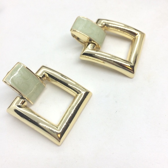 VINTAGE 80S GREEN GOLD TONE SQUARE DOOR KNOCKER CLIP ON EARRINGS - Picture 7 of 12